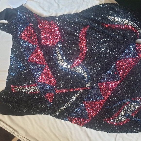 Clothes - Picture 3 of 4